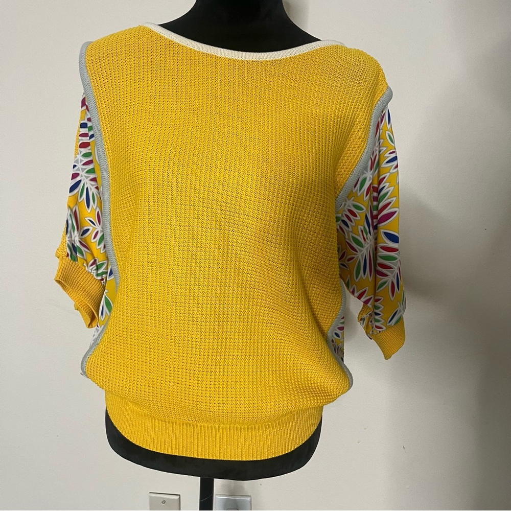 Jaymee Papell Women’s Vintage Yellow Mixed Media Round‎ Neck Knit Sweater Size M